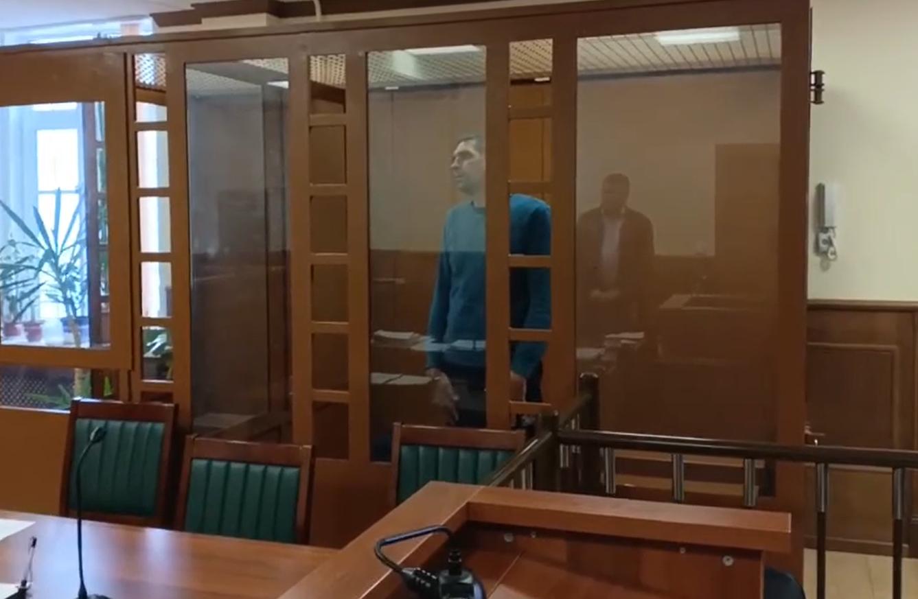 Суд выбрал меру пресечения оператору сим-боксов, который из дома помогал мошенникам обворовывать россиян