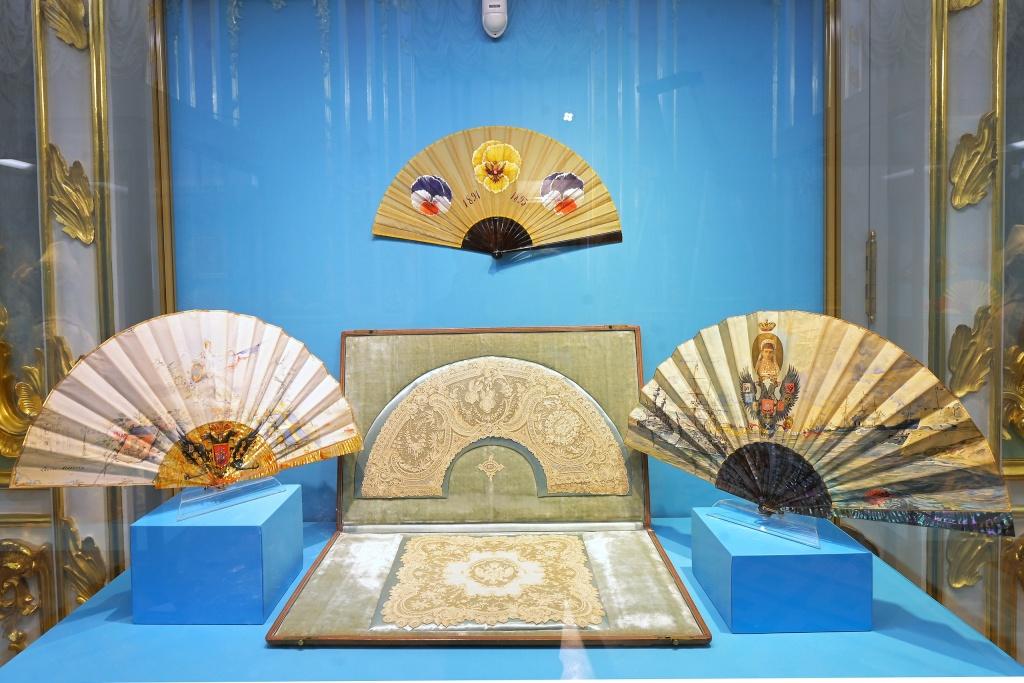 В Эрмитаже распустят императорские веера