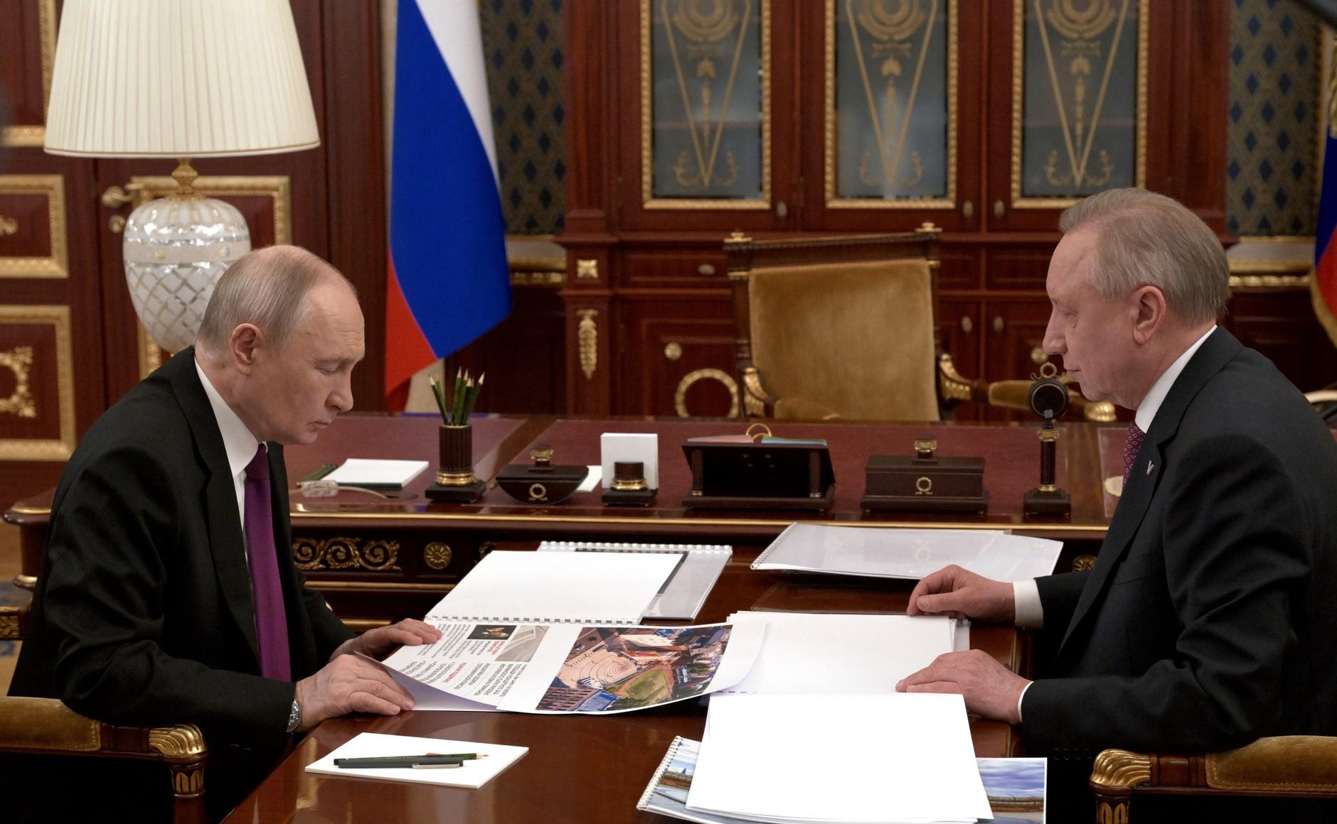 Александр Беглов объяснил, зачем Петербургу нужны контракты с Кубой и как это повлияет на кадры