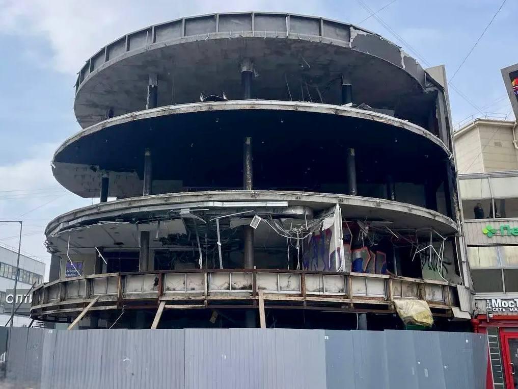 ТЦ у станции метро «Приморская» снесут принудительно