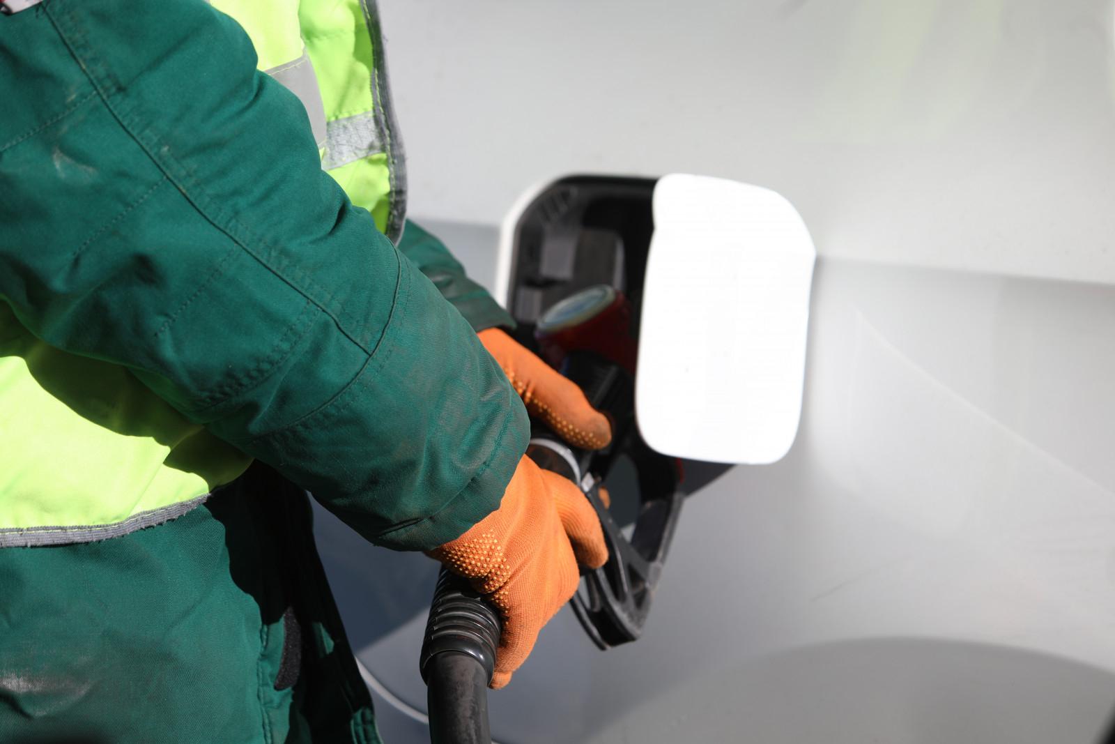 Автомобильный бензин в Петербурге незначительно вырос в цене за неделю