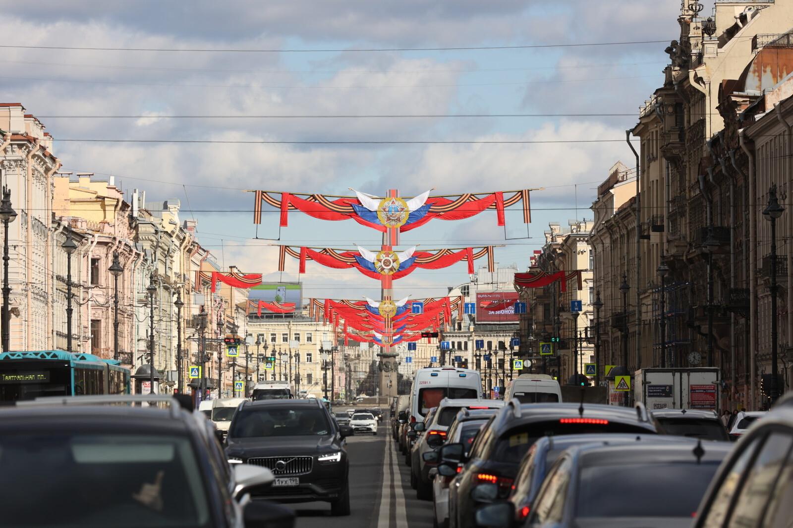 В Смольном обсудили мероприятия на 9 Мая
