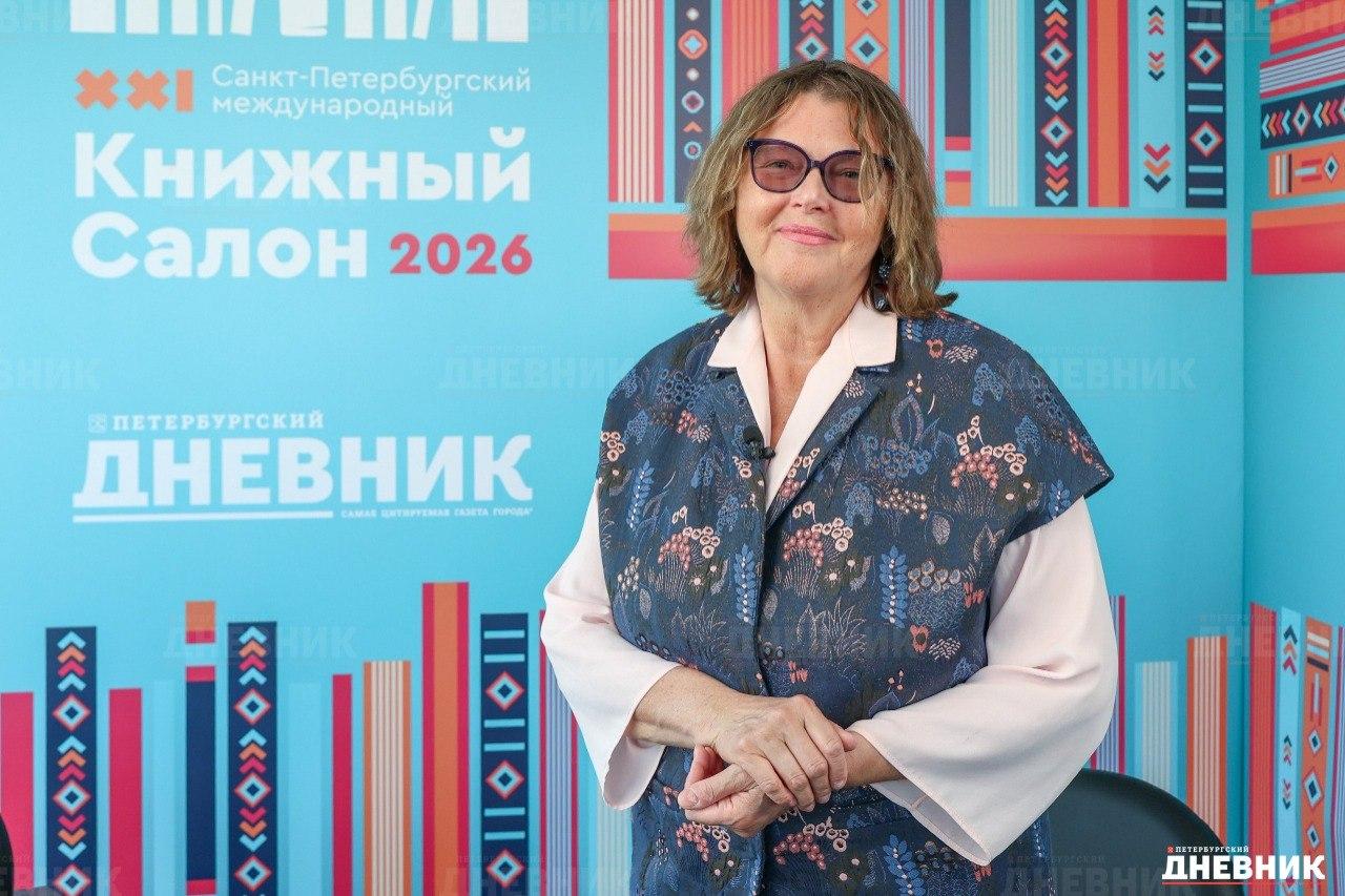 «Привет с Дворцовой»: Ольга Хомова посетила «Литературную почту» «Петербургского дневника»