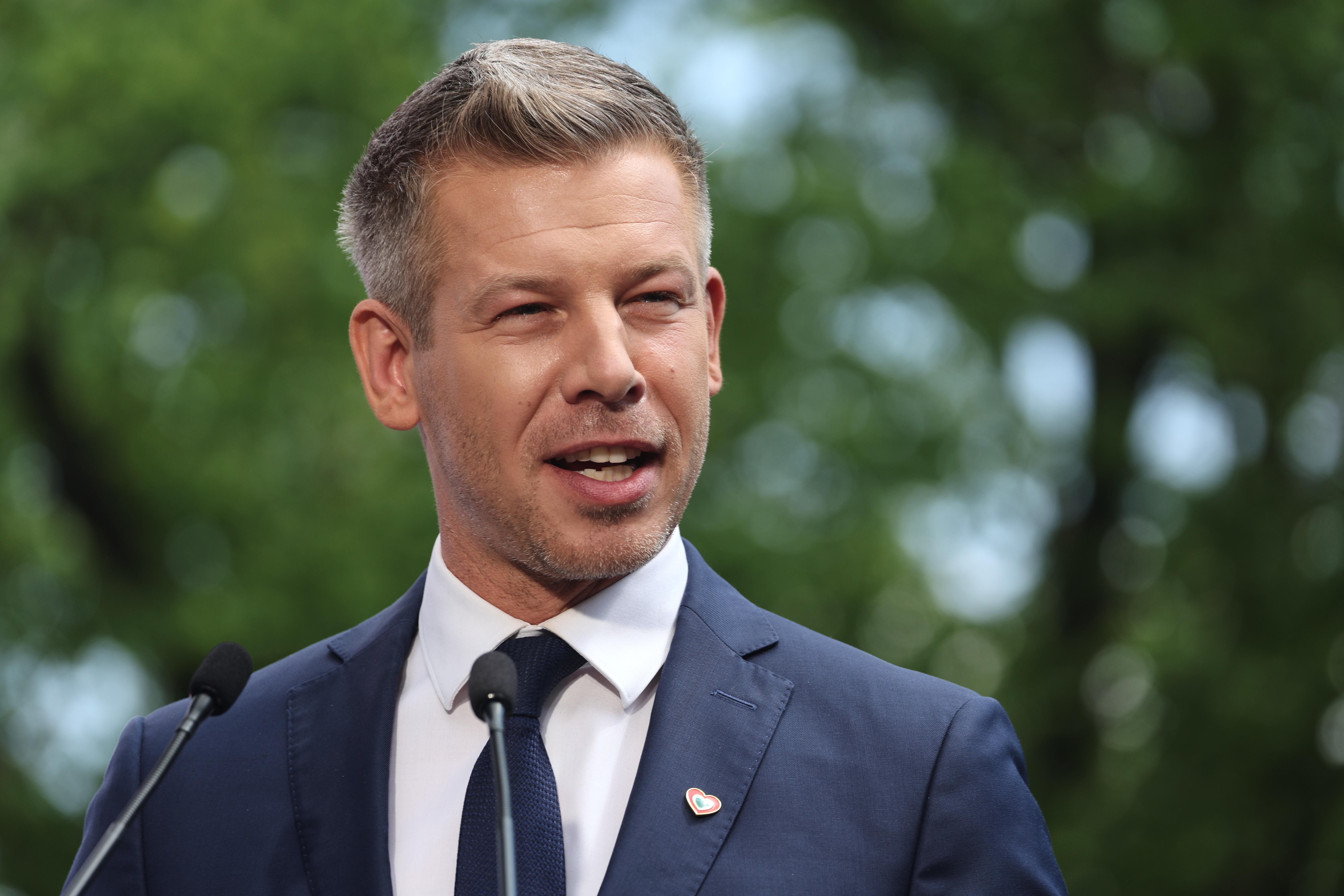 Венгрия поставила табу на отправку вооружения на Украину