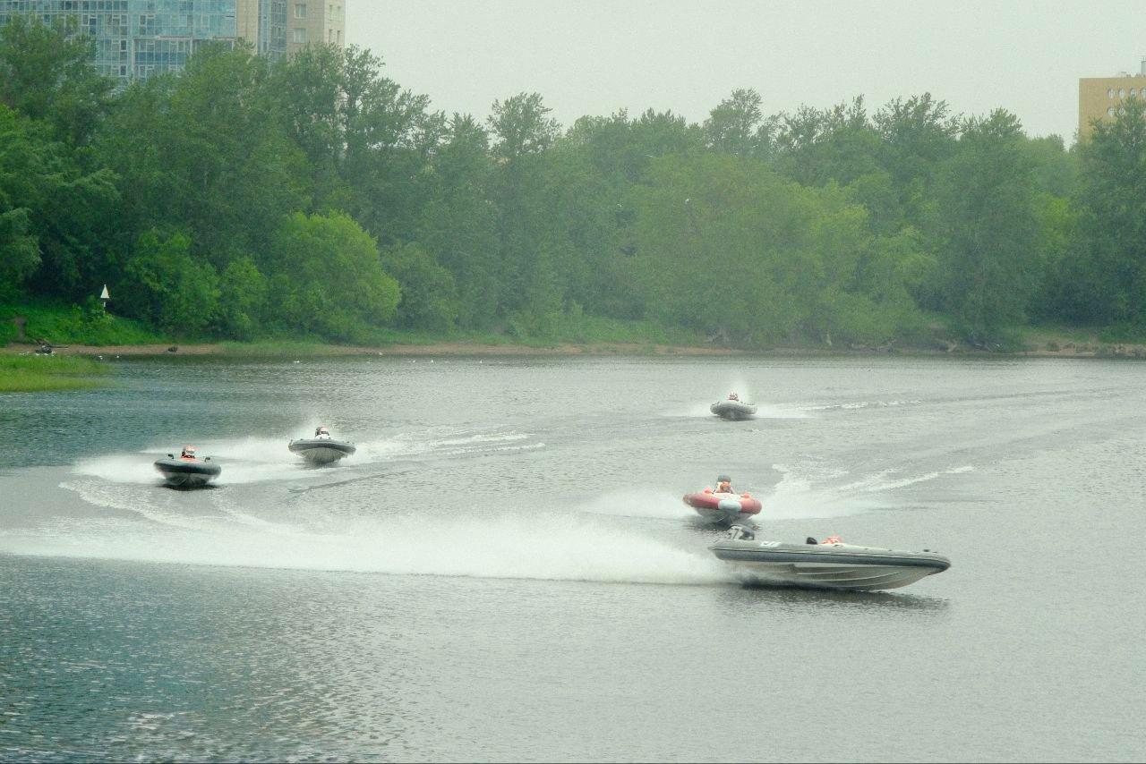 В Петербурге состоялись гонки чемпионата России по водно-моторному спорту