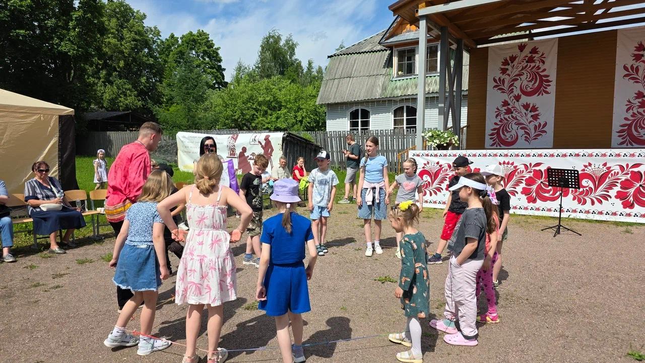 Песни, ярмарки и декламации: как в Ленобласти отметили день рождения Пушкина