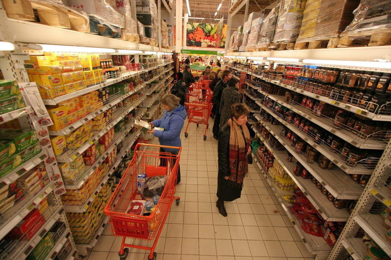 Охота поесть: что происходит в продуктовых Крыма после начала топливной блокады