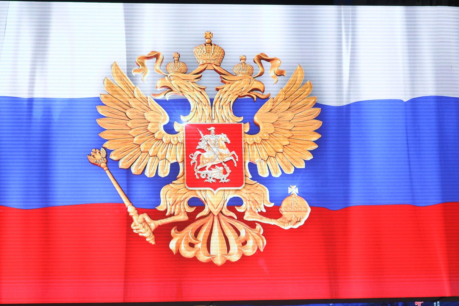 Активисты, актеры и музыканты: участники «Народного фронта» поздравили россиян с национальным праздником