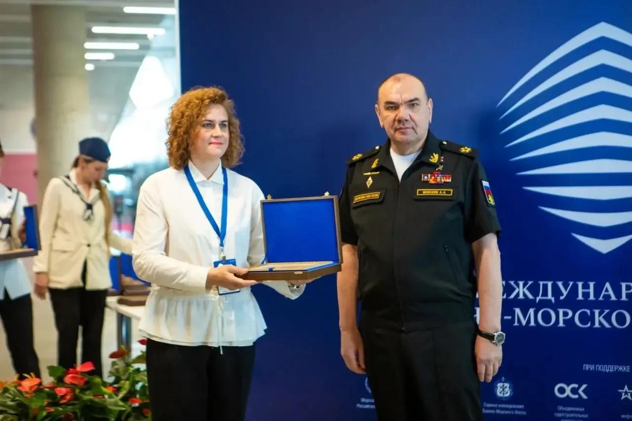 Адмирал Александр Моисеев наградил участников салона «Флот-2026» в Кронштадте