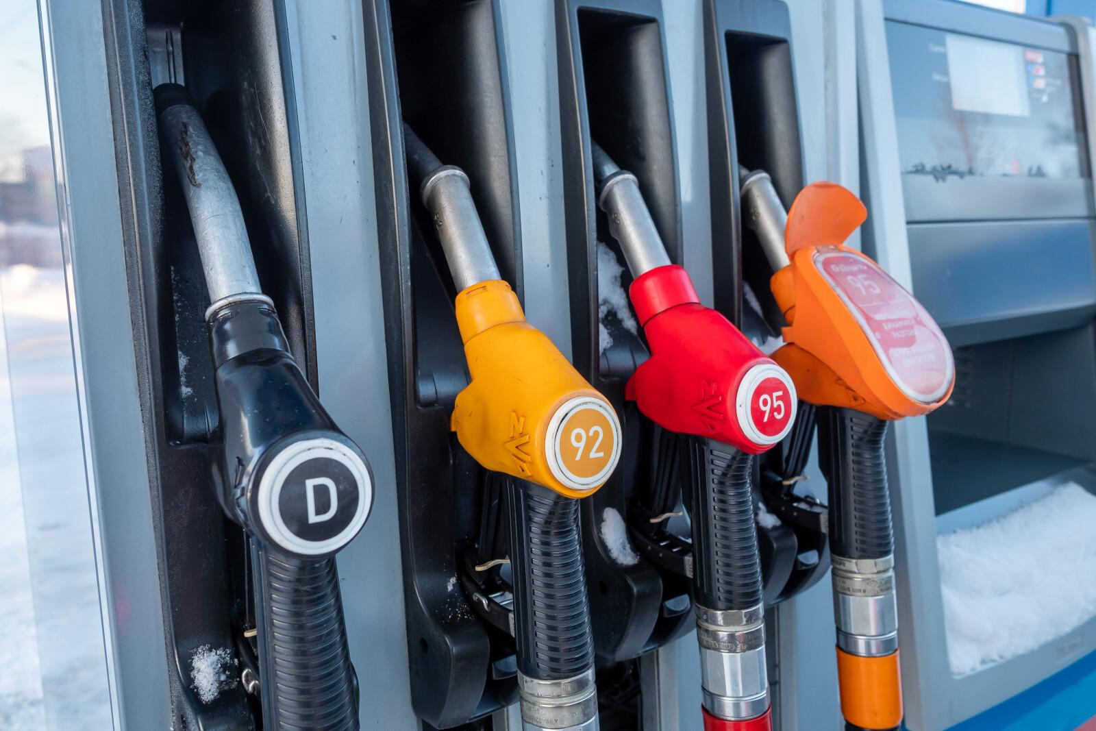 В «Татнефти» прокомментировали ограничения на заправку топлива сразу в нескольких регионах