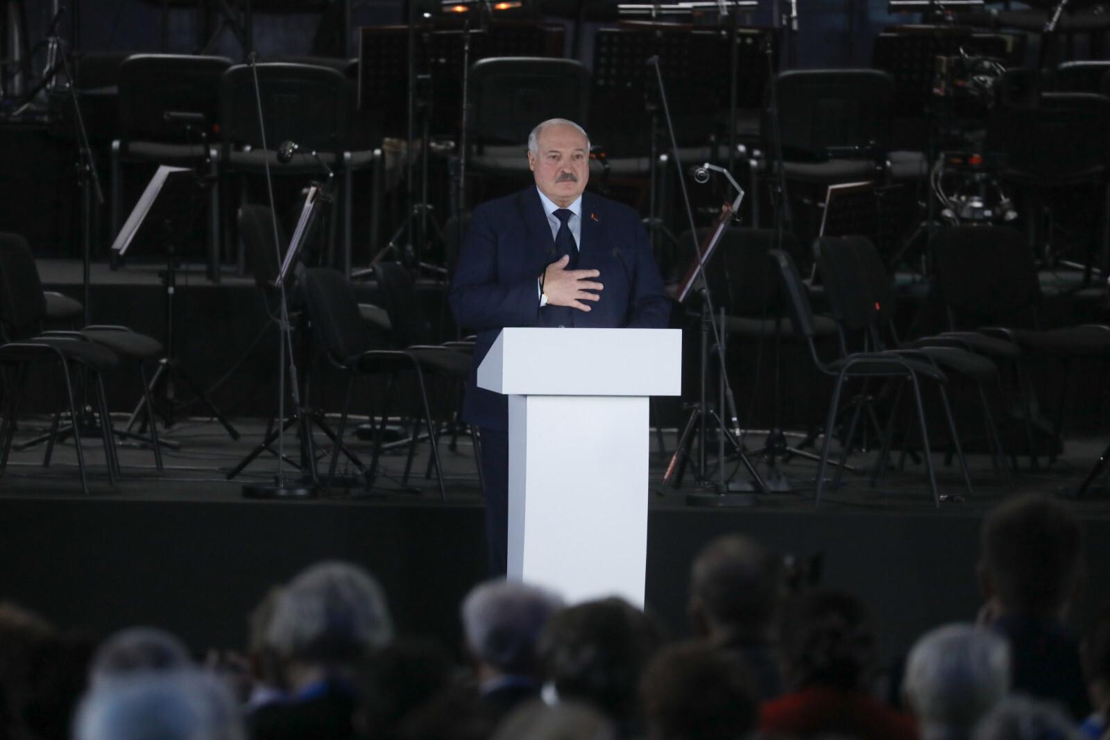 Лукашенко назвал тех, кто просил Россию отвести войска от Киева