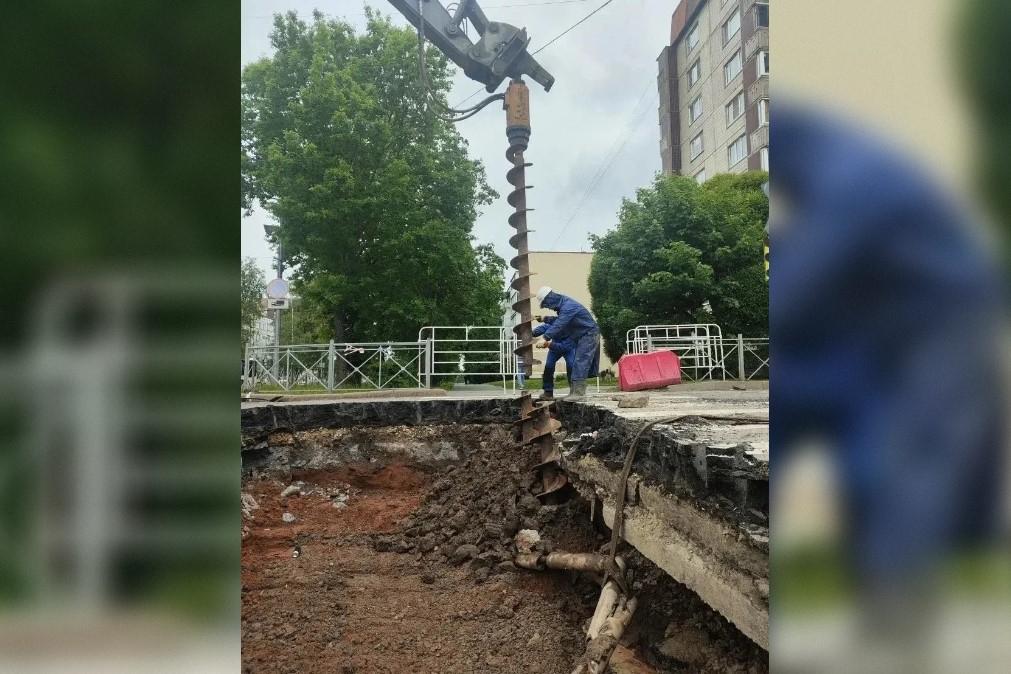 В Киришах заменили 26 метров канализационного коллектора