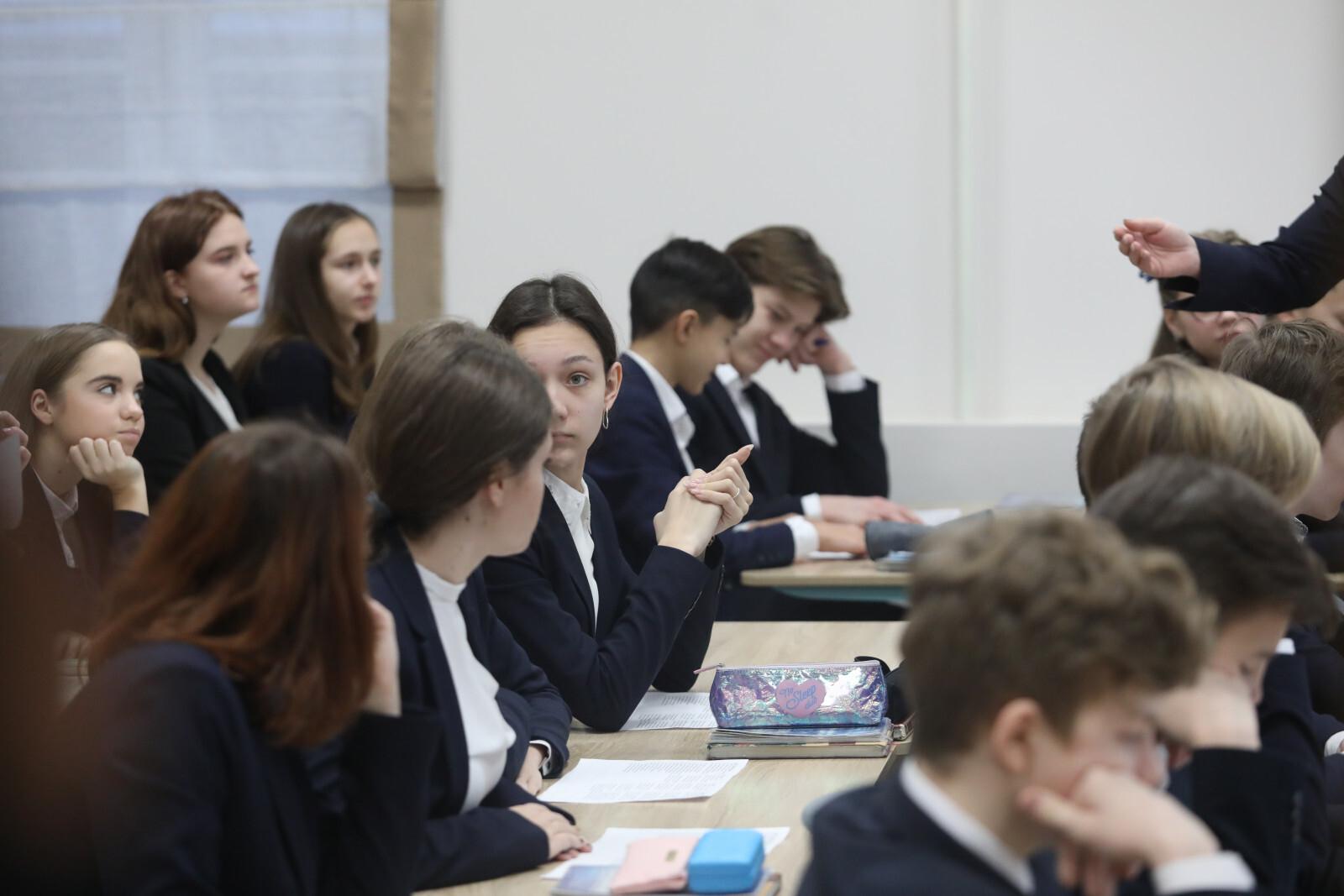 Кравцов: в среднем звене российских школ появится предмет «ДНКР»