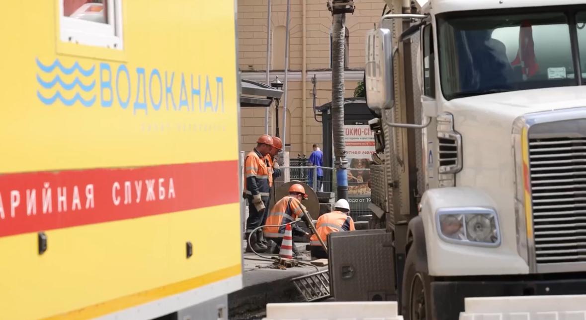 В Петербурге заменили пожарные гидранты на Невском проспекте