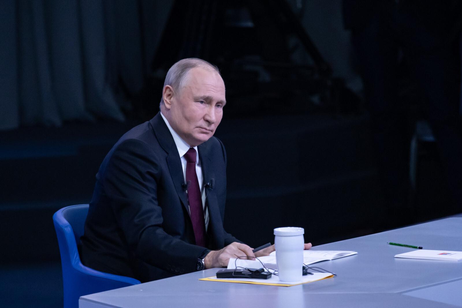 Путин поздравил работников и ветеранов горно‑металлургической отрасли с их днем