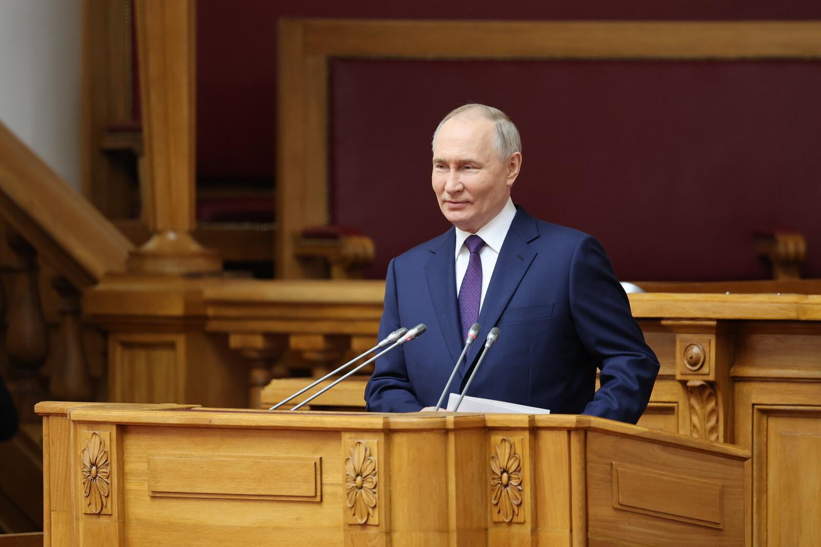 Путин провел встречу с губернатором Омской области Виталием Хоценко