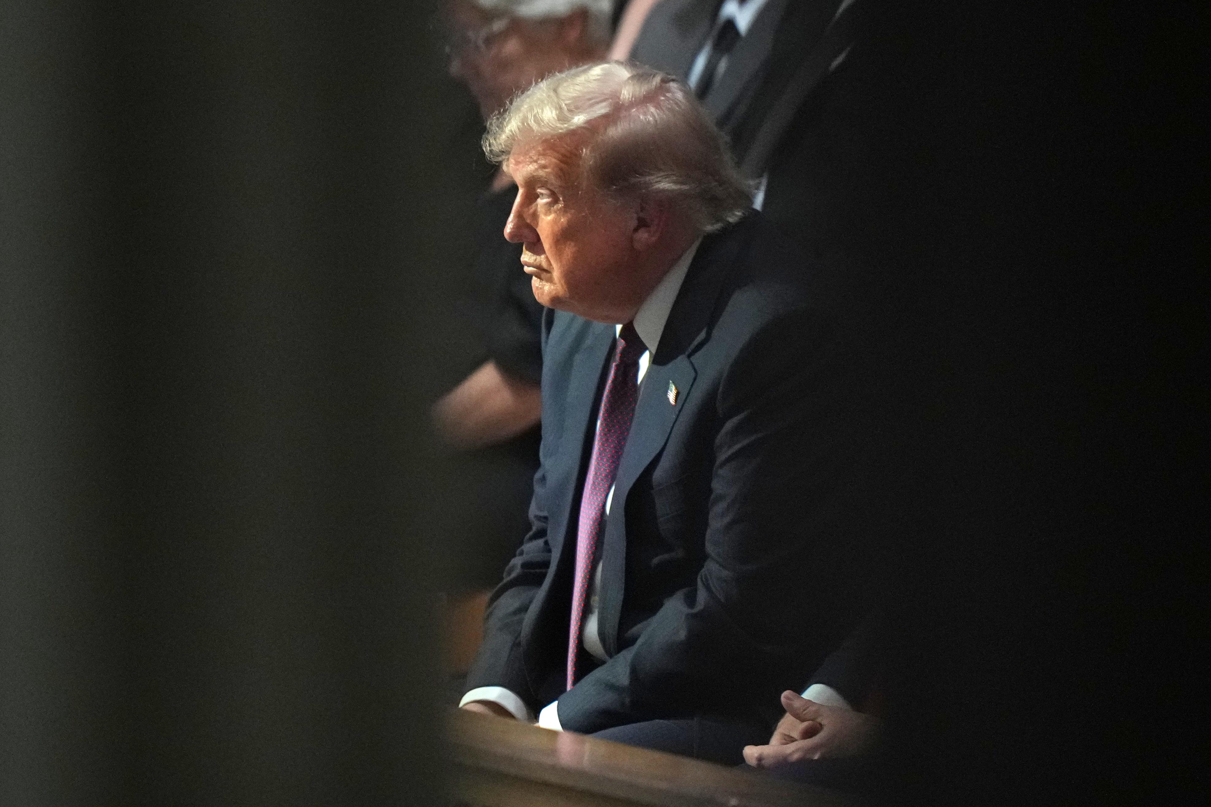 «Они получат трепку»: Трамп пообещал ударить по Ирану в ответ на обстрел американских военнослужащих