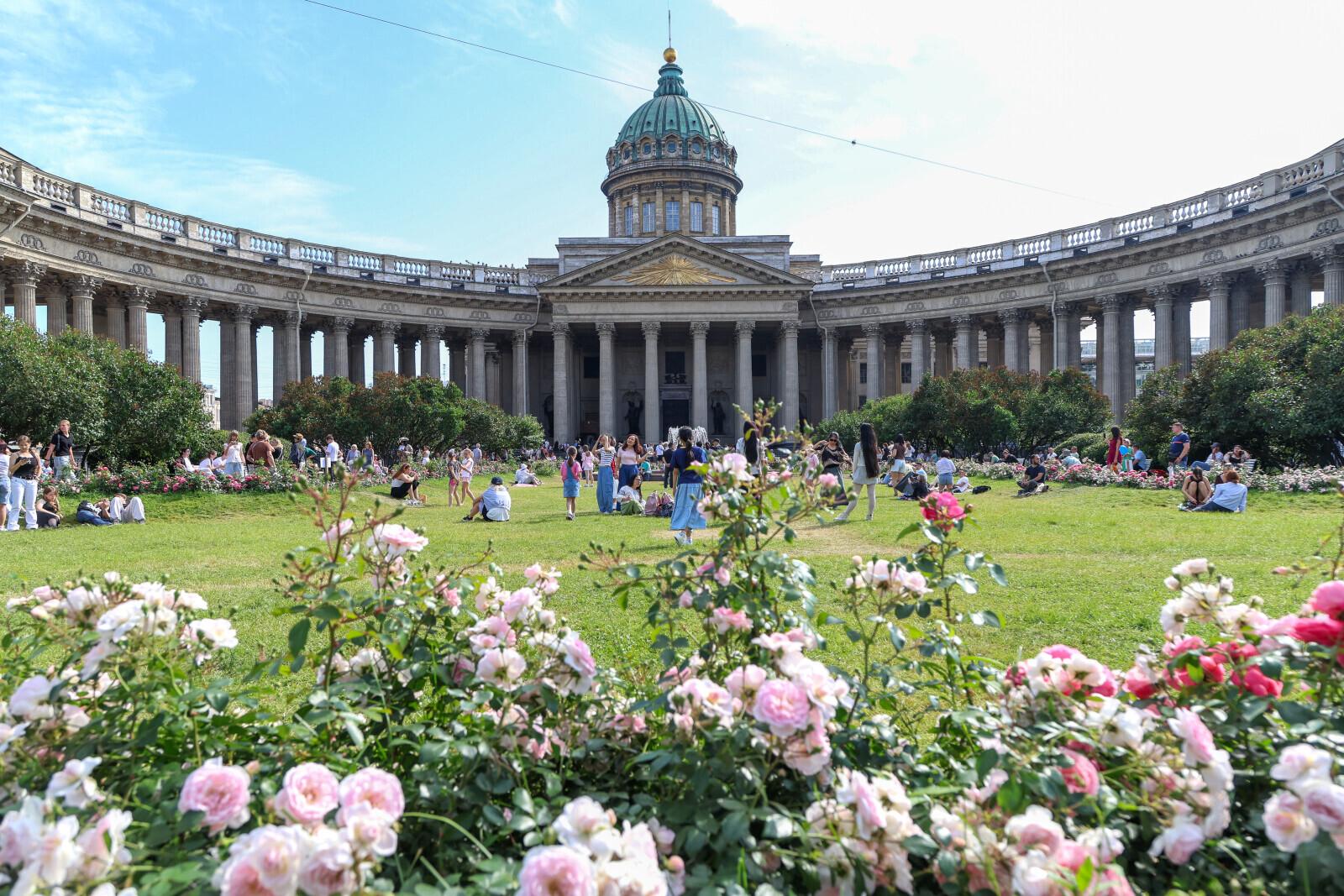 Петербург стал менее популярен для летних поездок в выходные