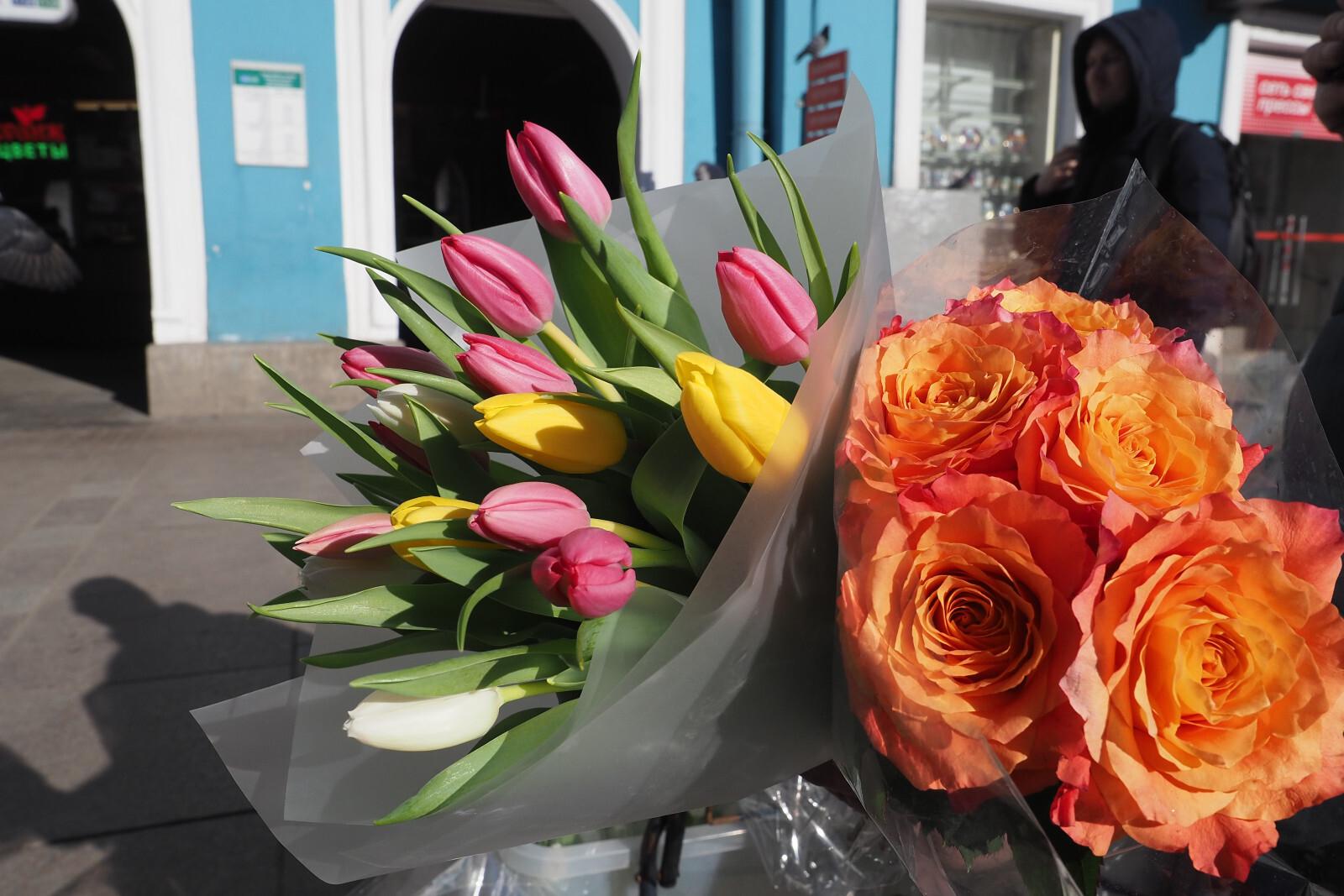 Флорист дала рекомендации по продлению жизни букету