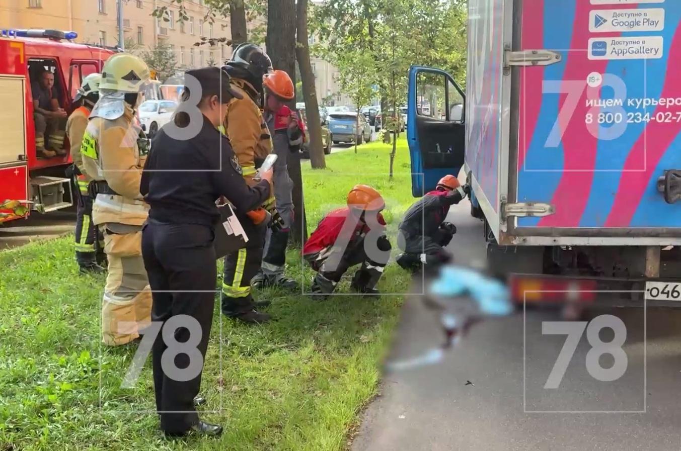 Водитель, сбивший женщину на Краснопутиловской, рассказал подробности