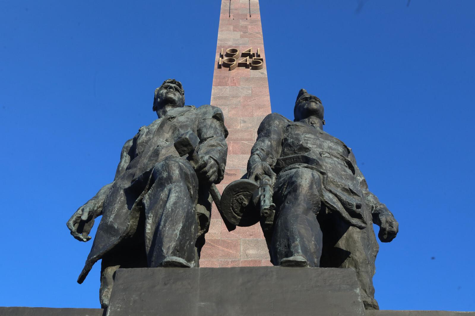 Петербург отмечает 82-ю годовщину окончания Ленинградской битвы