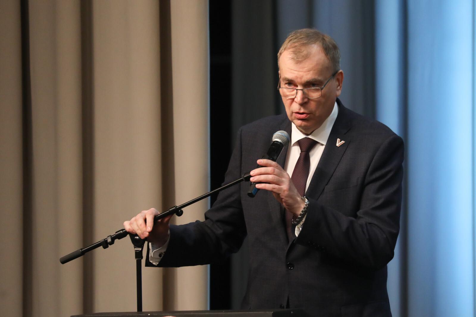 Андрей Максимов рассказал, как Петербург поддерживает молодых ученых