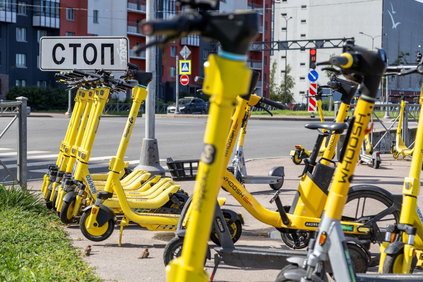 В Петербурге после смертельных ДТП ужесточат требования к самокатчикам