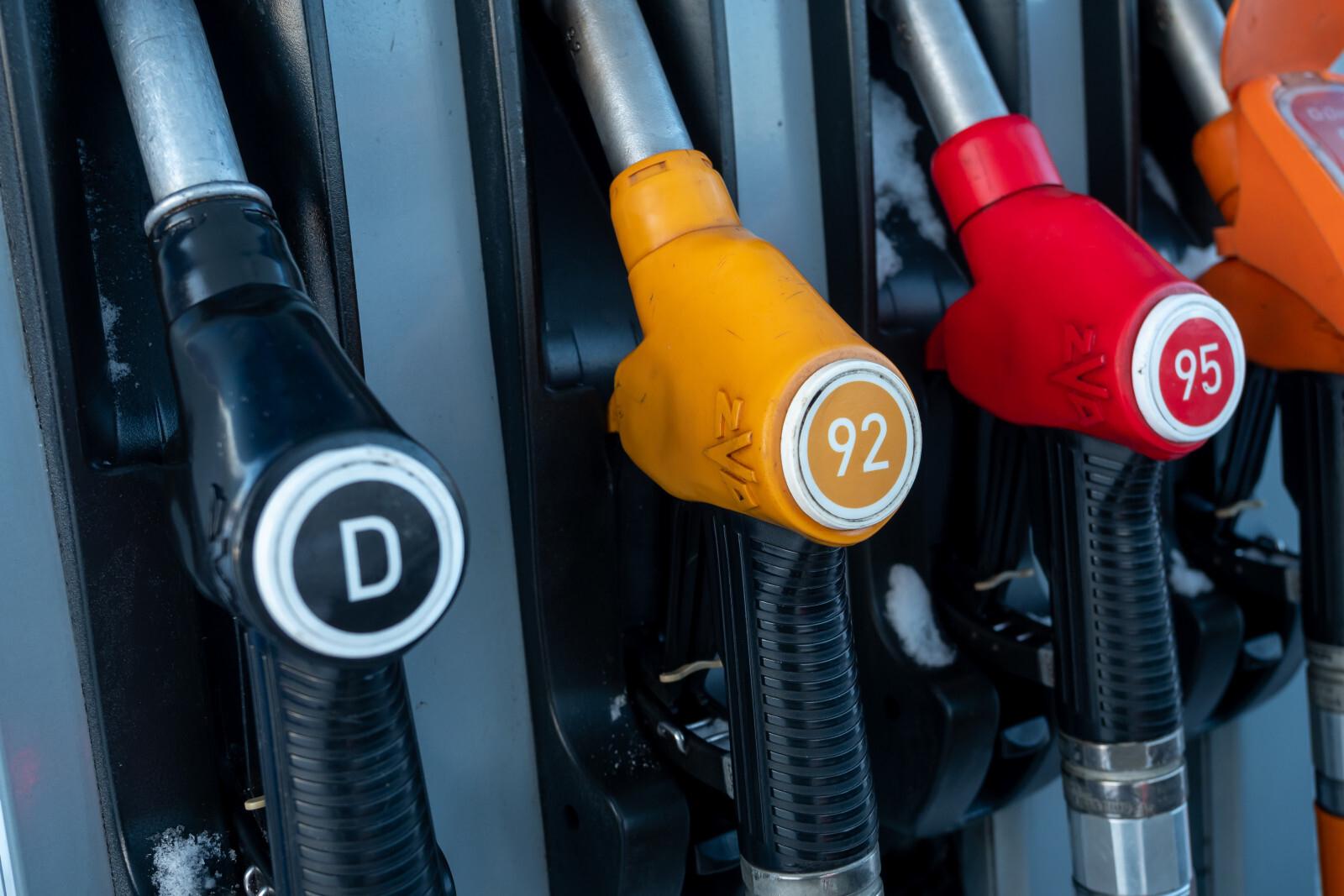 Назван регион России, в котором подешевел бензин