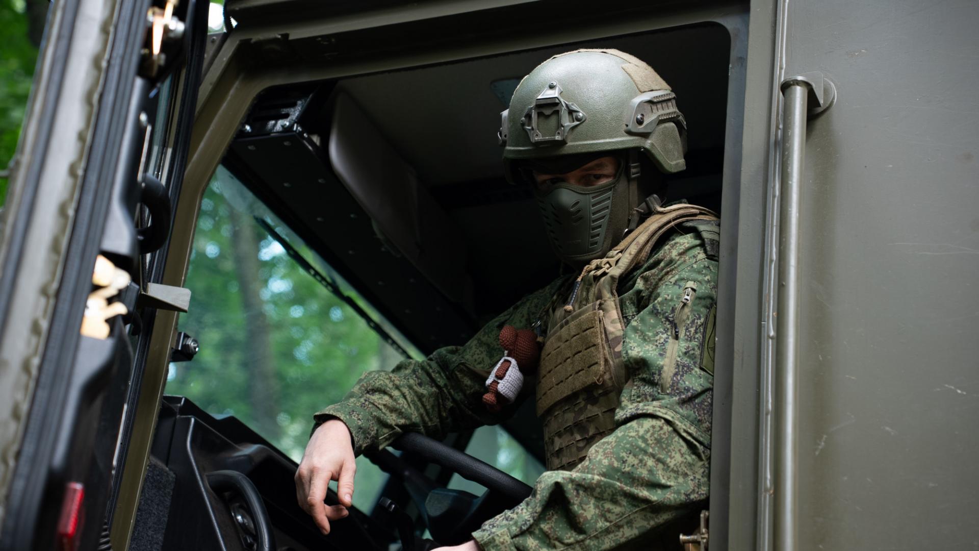 Под прикрытием сетей и «мангалов»: как боец с позывным «Яга» возит снаряды и продукты в зону СВО