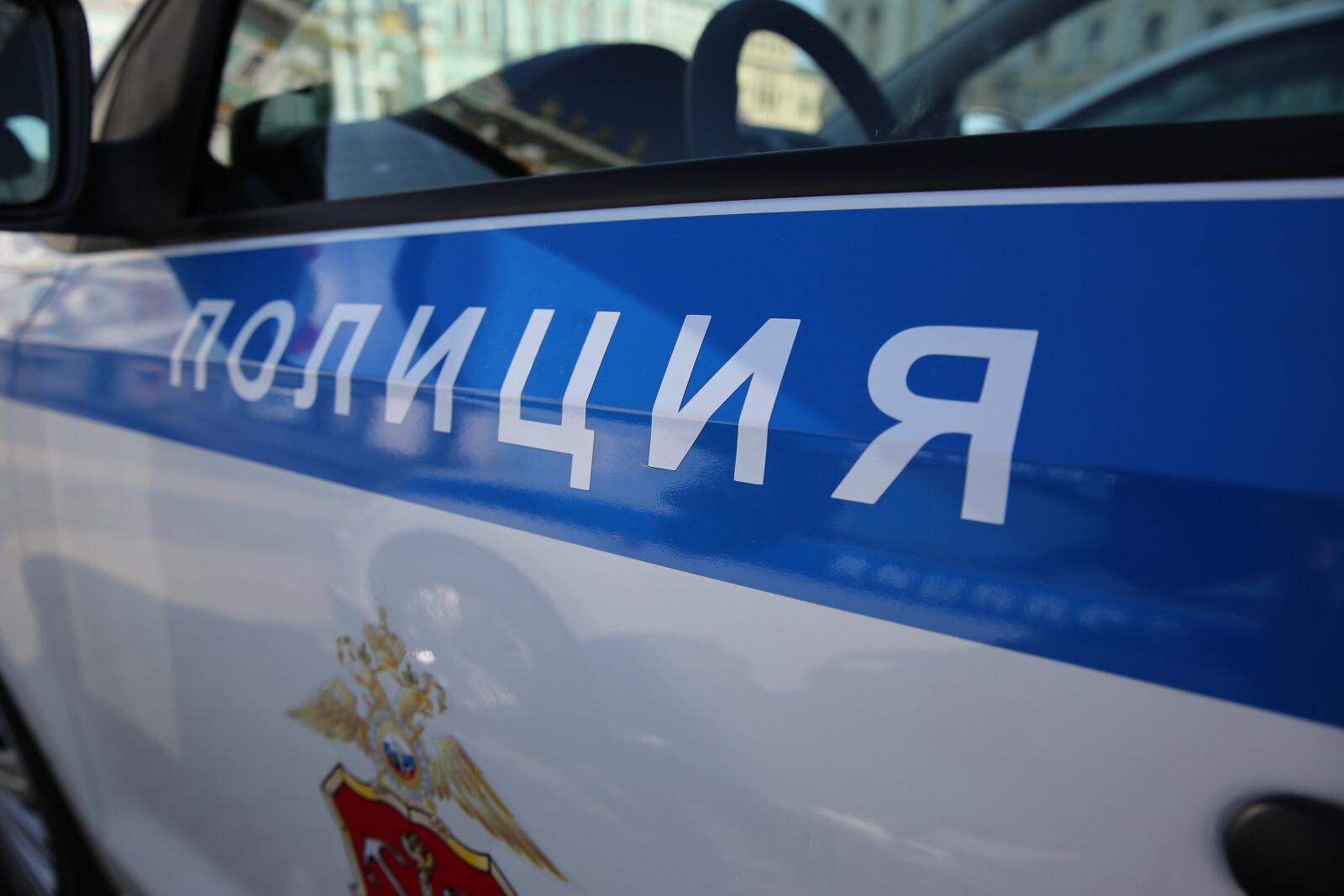 В Петербурге задержали мужчину после нападения на семью в парадной