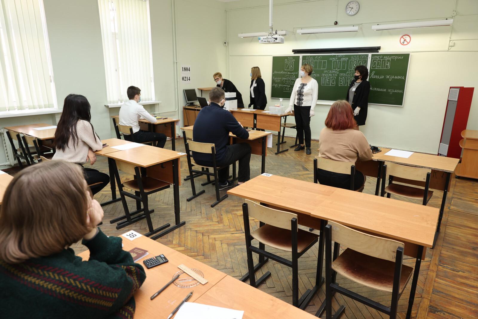 Невролог Центра Рошаля объяснила, как помочь ребенку адаптироваться к школе