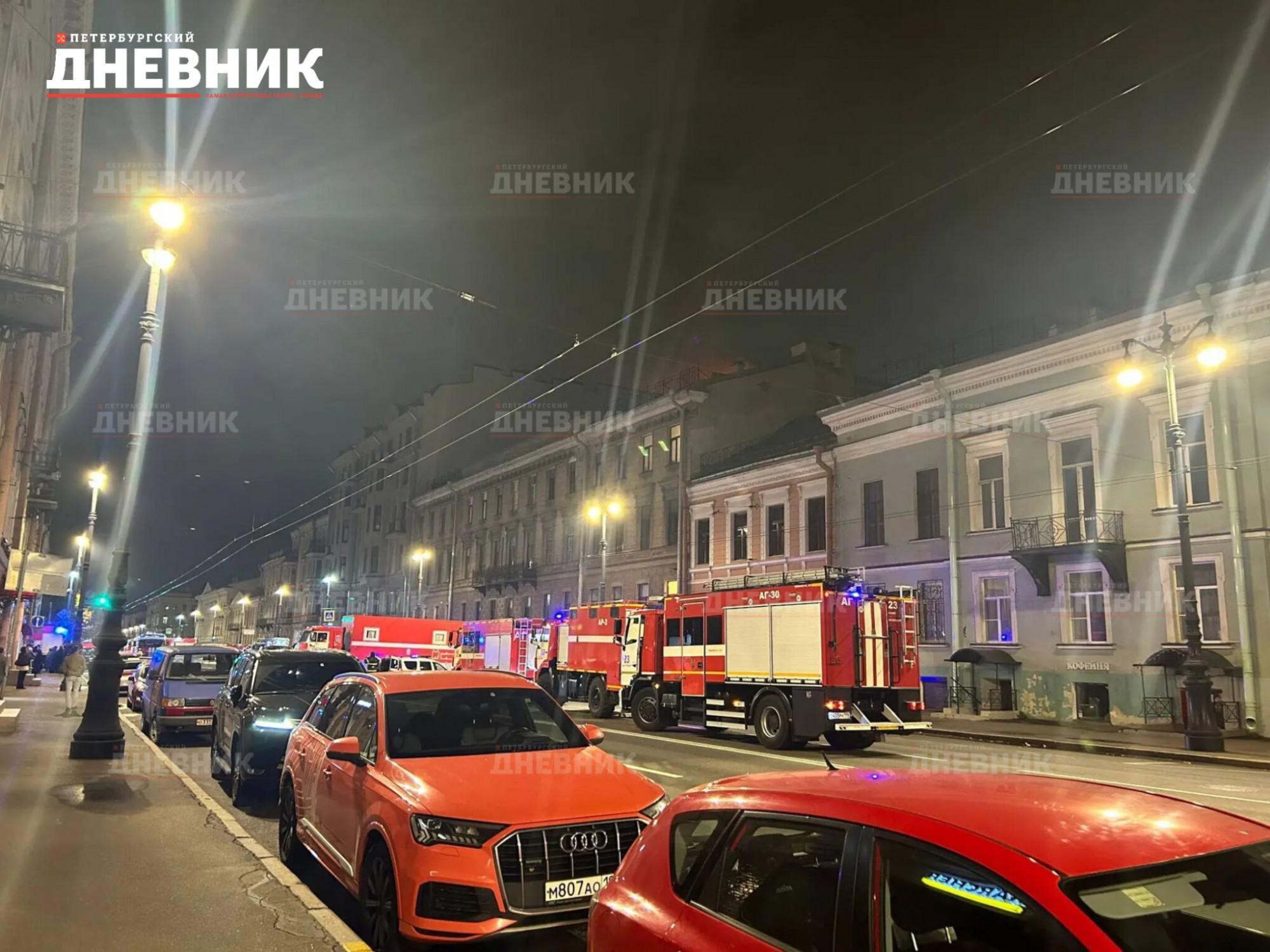 После пожара просушка в здании петербургского журфака займет пару недель