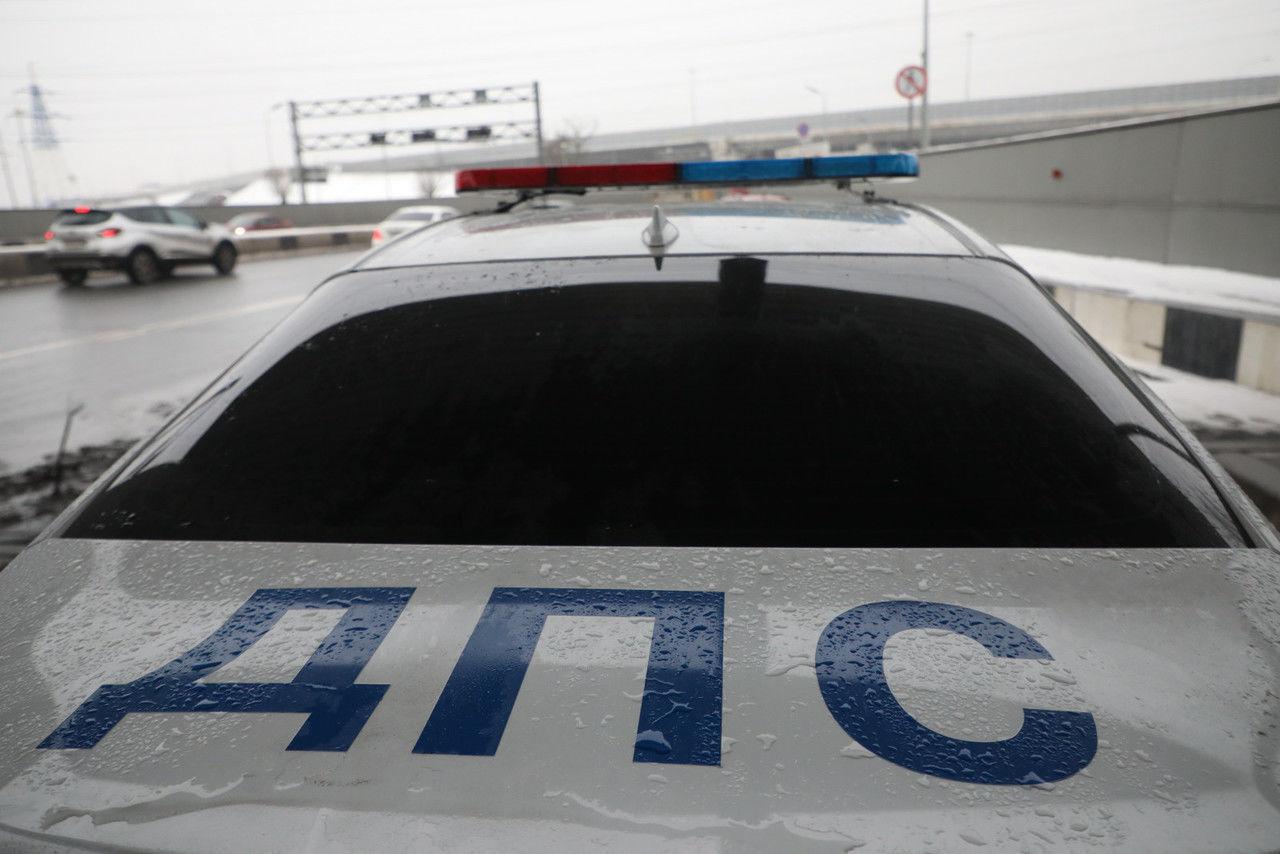 В Петербурге сразу восемь автомобилей попали в массовое ДТП