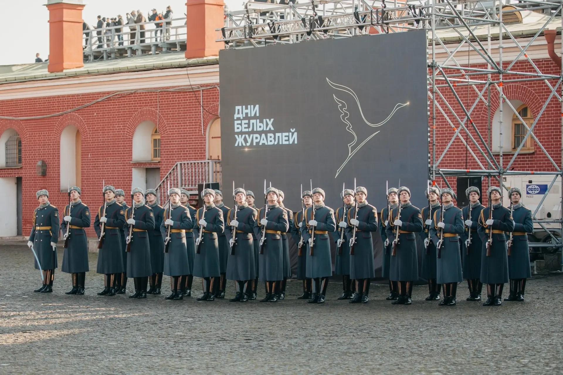 В Петропавловской крепости завершилась акция «Дни белых журавлей»
