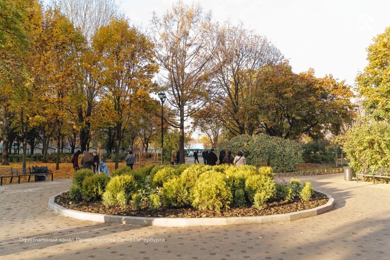 В Петербурге обновили сквер «Южная роща» возле метро «Московская»