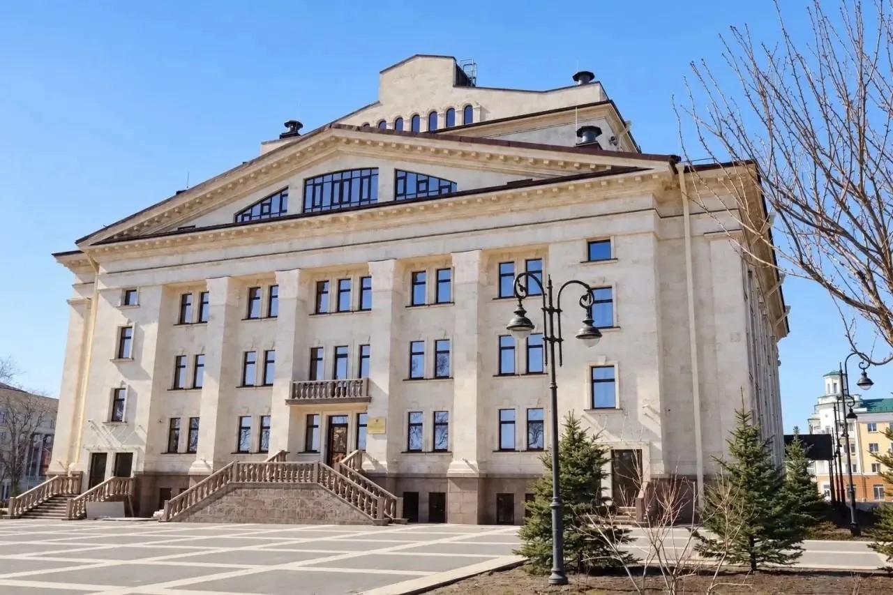 Восстановленный петербургскими строителями Мариупольский русский драматический театр открыл 149-й творческий сезон